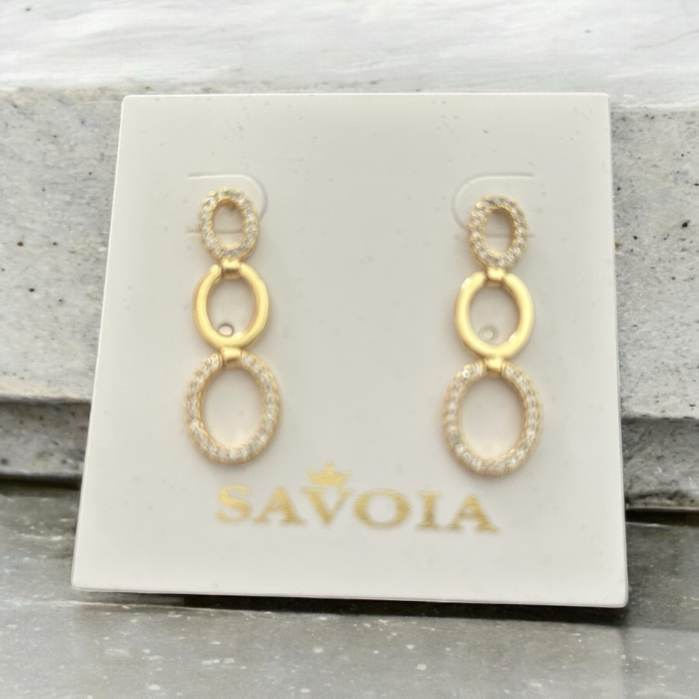 Gold planted Women's Earrings